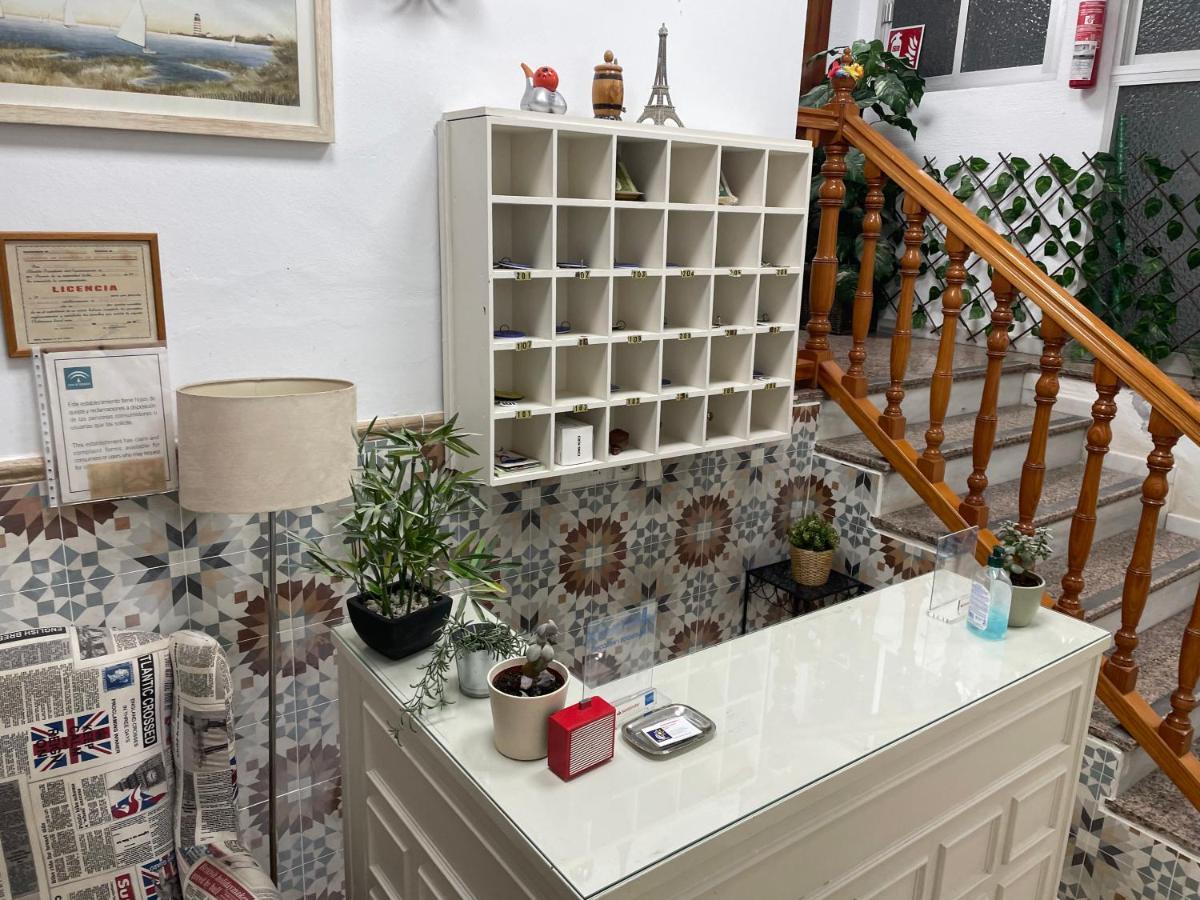 Hostal Mediterraneo Torre Del Mar Luaran gambar