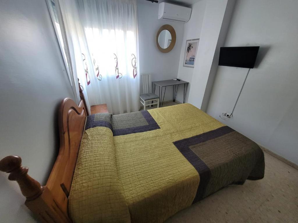 Hostal Mediterraneo Torre Del Mar Luaran gambar