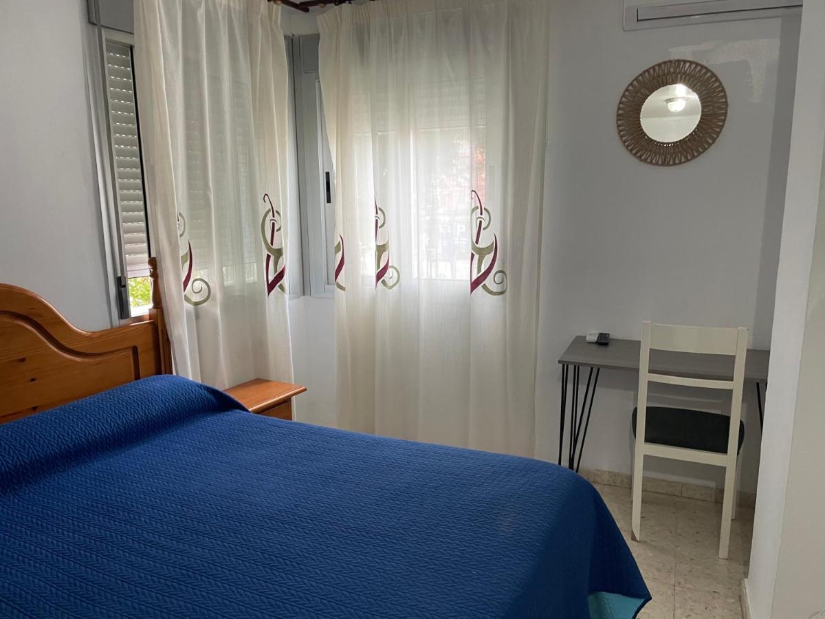Hostal Mediterraneo Torre Del Mar Luaran gambar