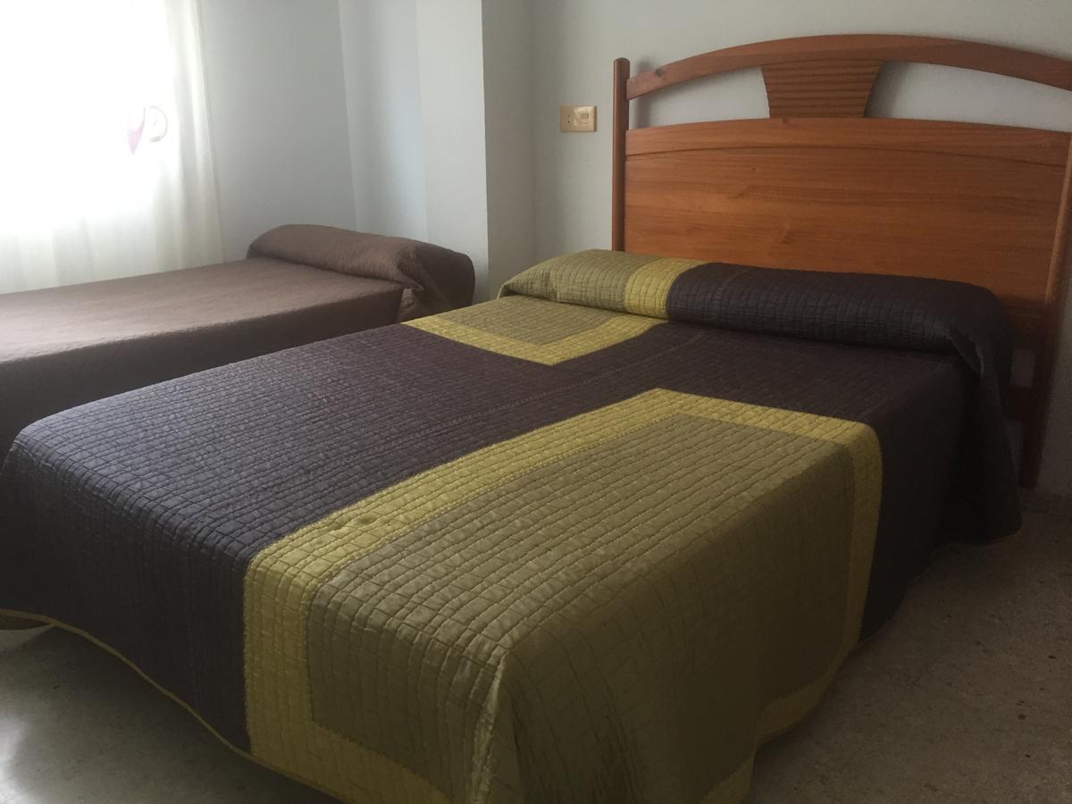 Hostal Mediterraneo Torre Del Mar Luaran gambar