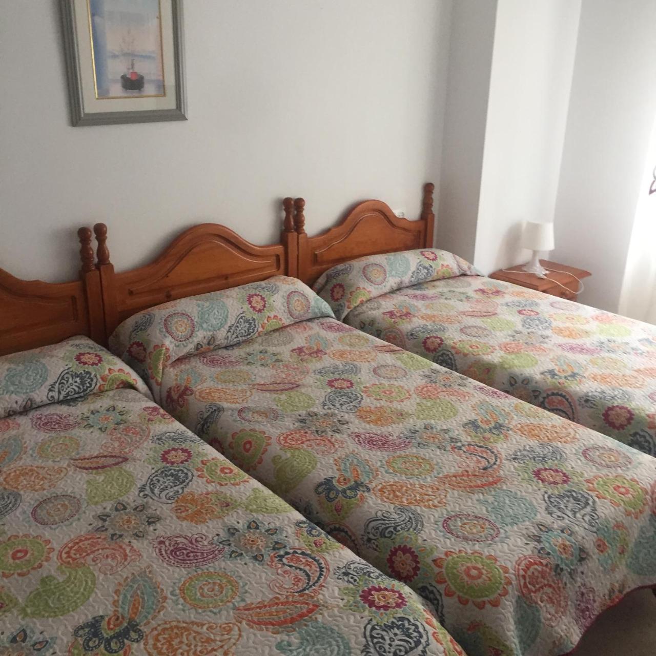 Hostal Mediterraneo Torre Del Mar Luaran gambar