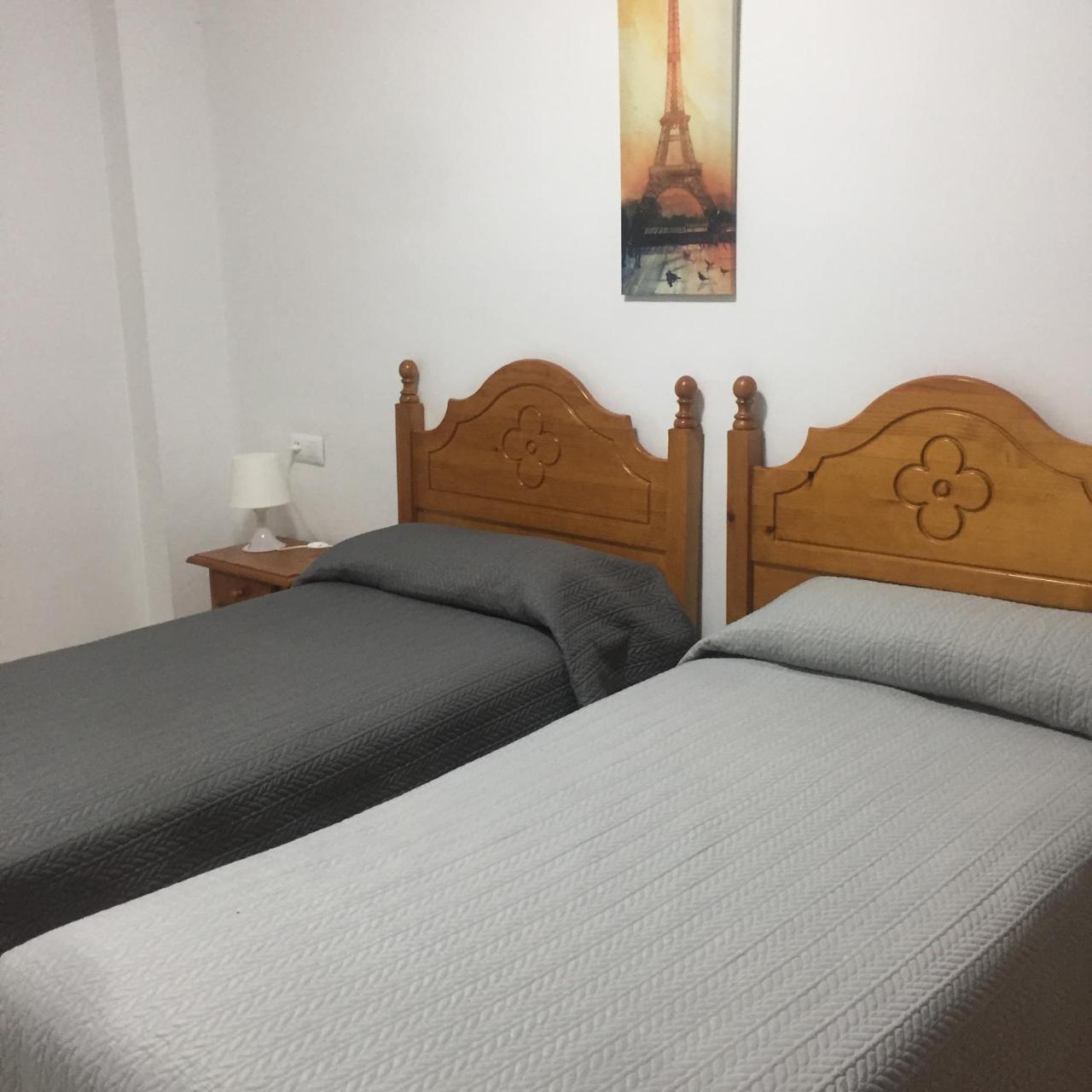 Hostal Mediterraneo Torre Del Mar Luaran gambar