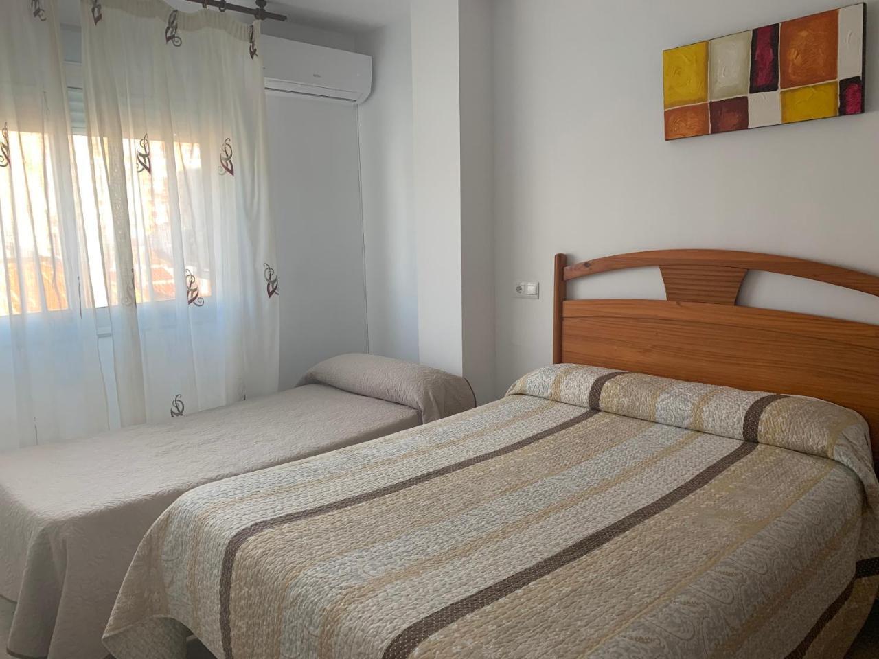 Hostal Mediterraneo Torre Del Mar Luaran gambar