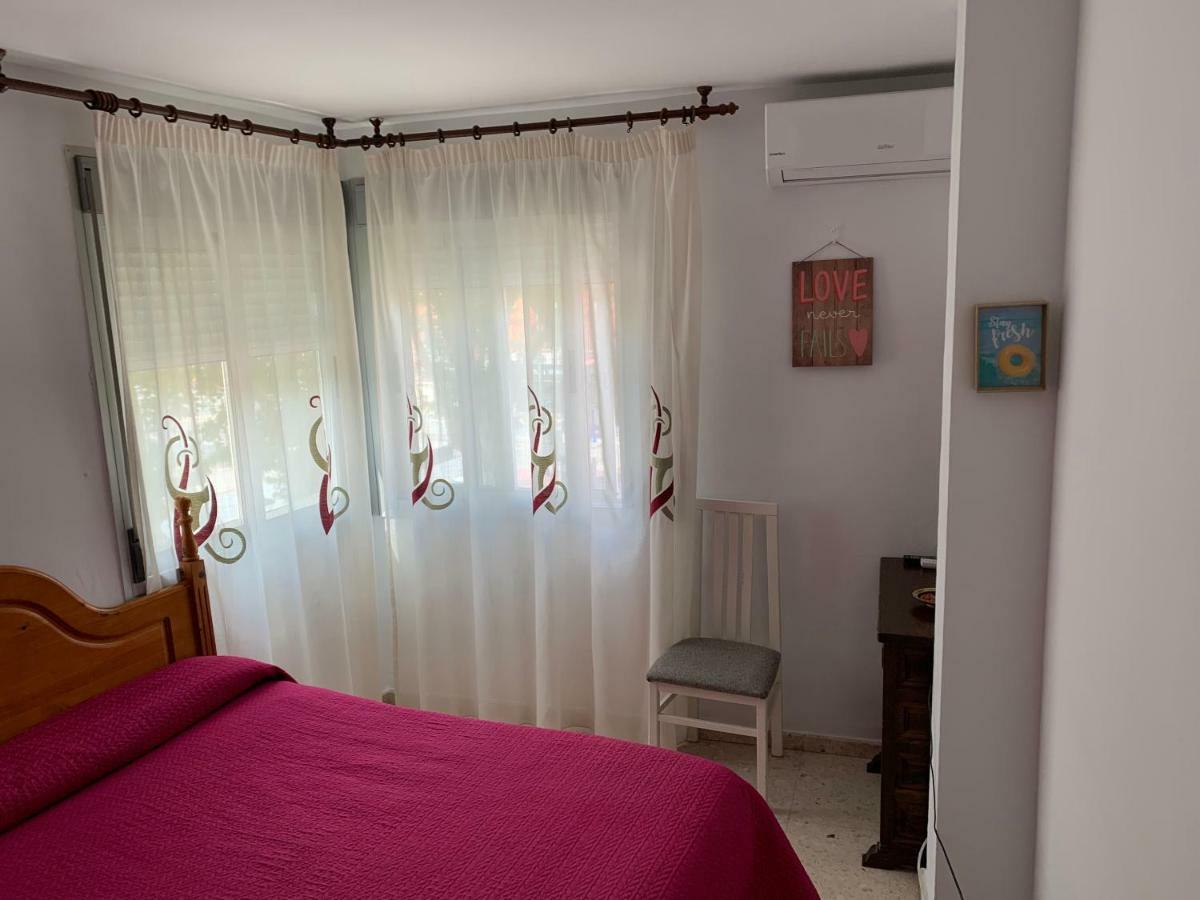 Hostal Mediterraneo Torre Del Mar Luaran gambar